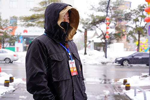 春雪中的守望者：疫情不除，我們不散