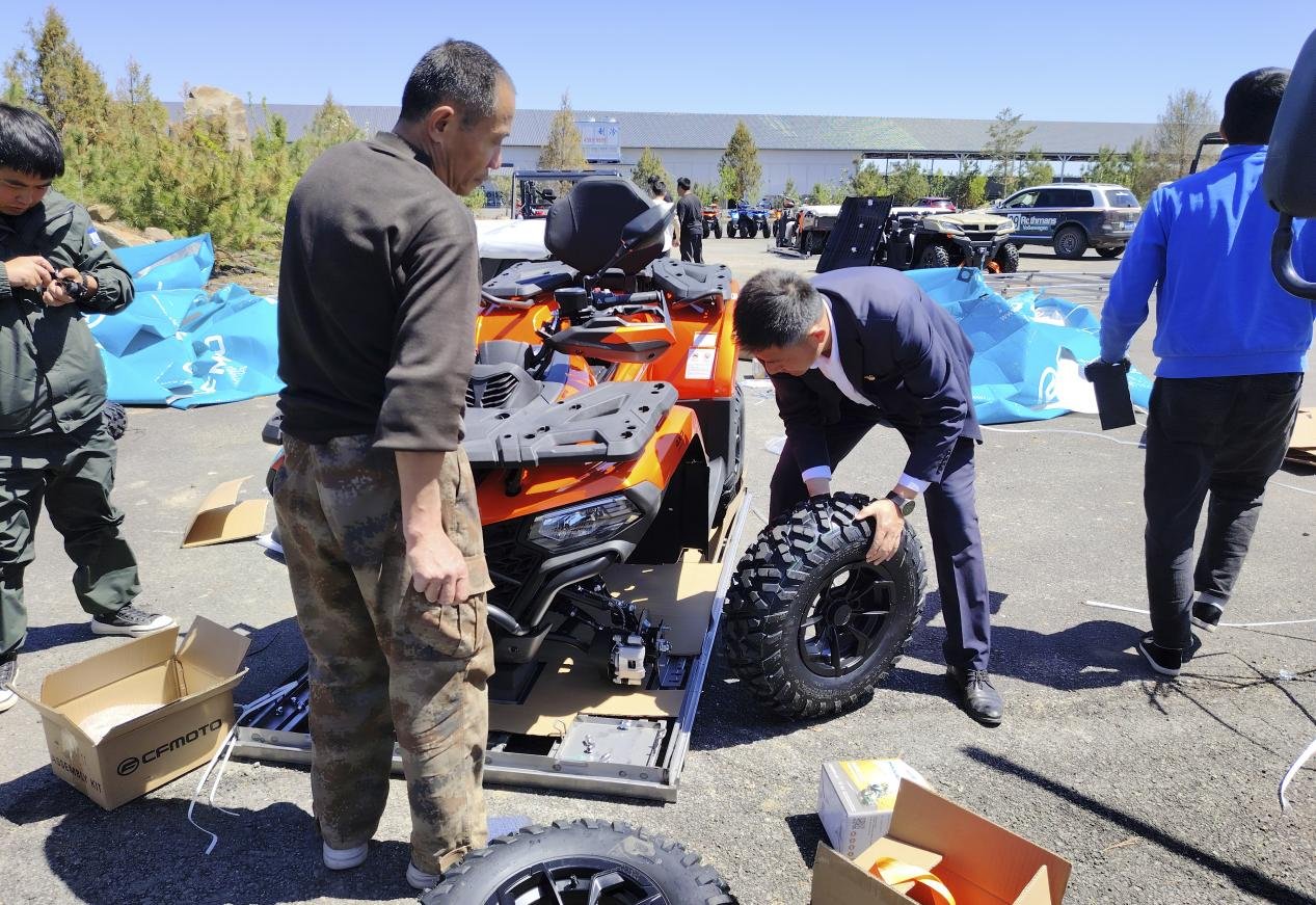 城區(qū)運營黨支部開展“我是黨員我?guī)ь^、立足崗位做貢獻(xiàn)”主題黨日活動